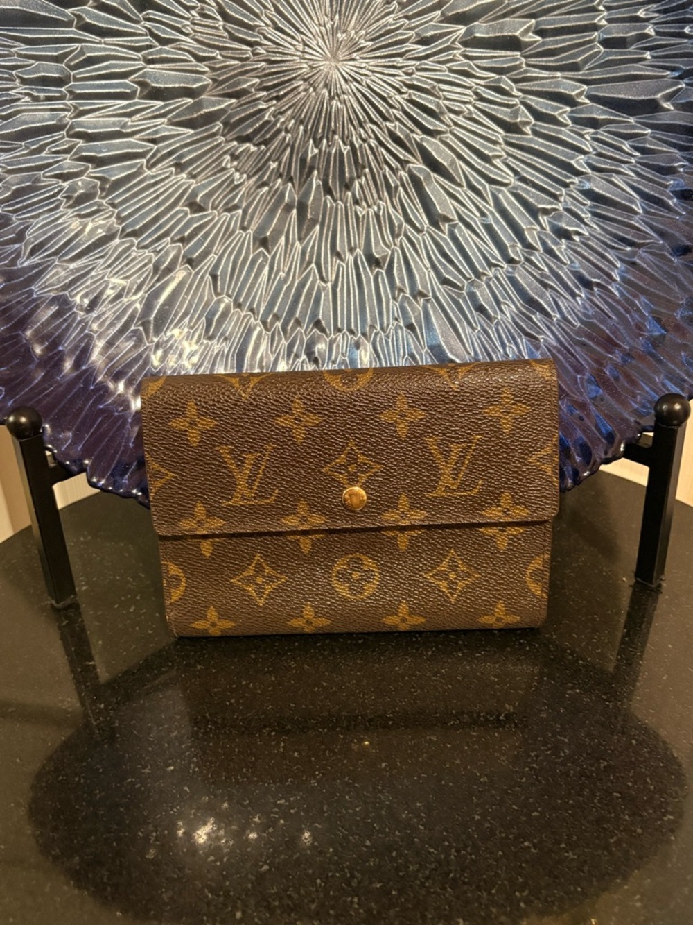 Louis Vuitton Monogram Tri Fold Wallet EUC